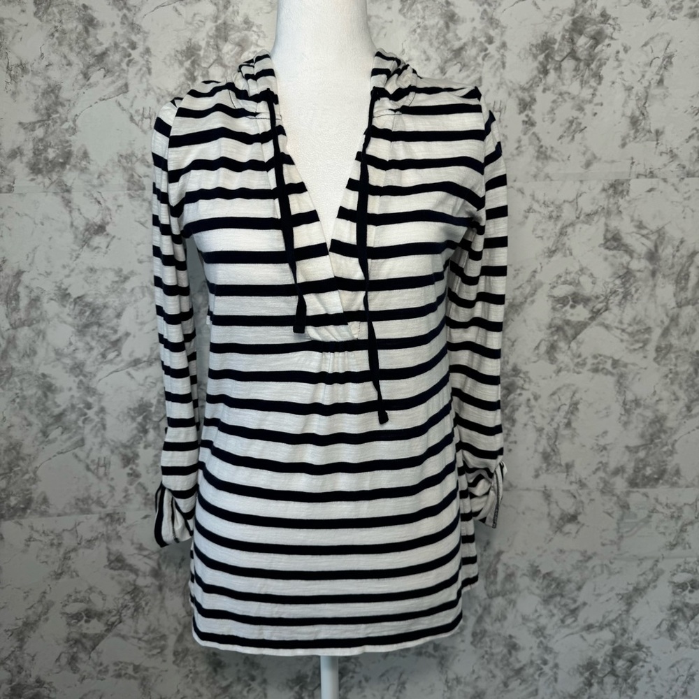 Ann Taylor LOFT Women White/Blue Long Sleeve T-shirt Size S. Ruched Details